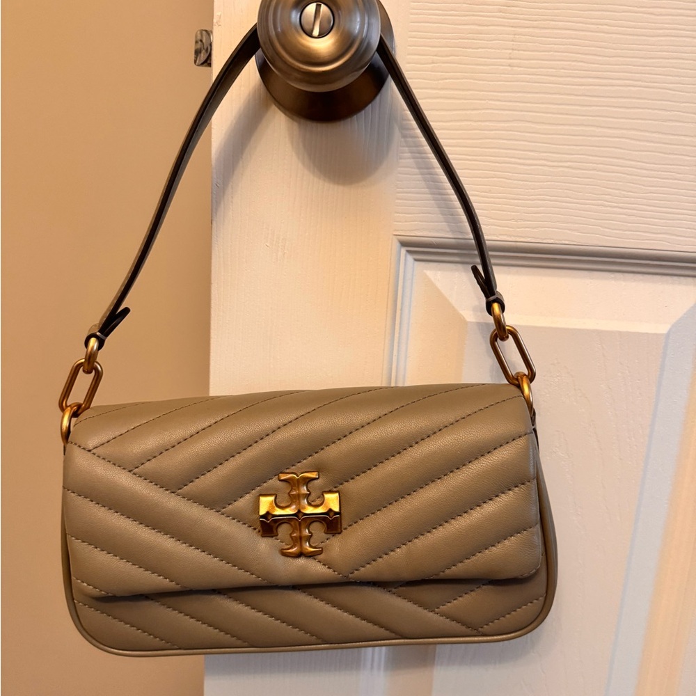 Cute small Tory bag